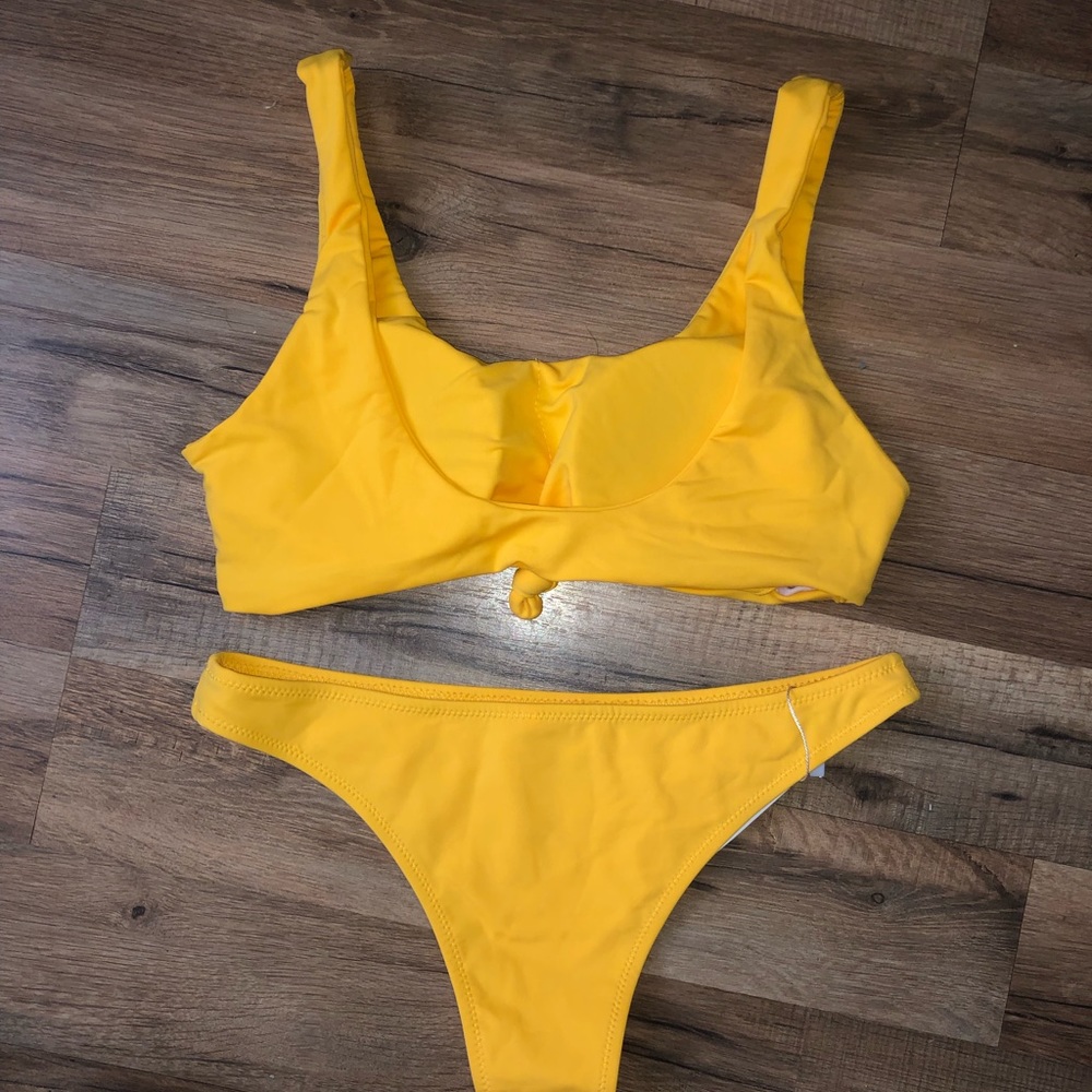 Yellow knotted bikini - Picture 5 of 6